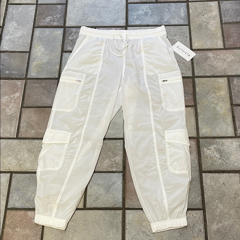 Athleta Parachute Cargo Pants. Size 12 NWT